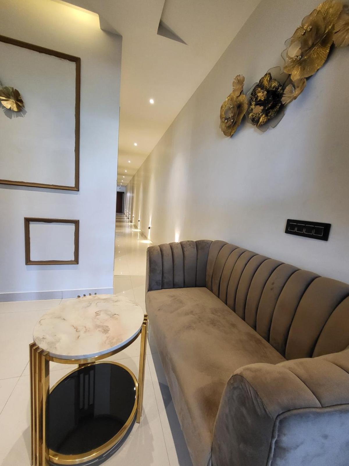 Hisār Shehnai Hotel And Banquet מראה חיצוני תמונה